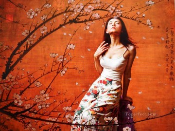 Chino Painting - Chicas chinas en flor de ciruelo